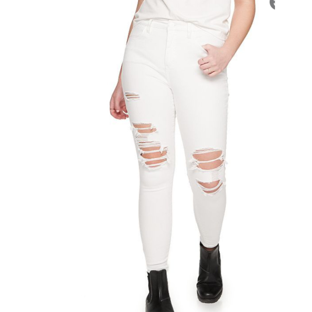 SO Super High Rise Curvy Jegging Distressed Sz 9 / 29W